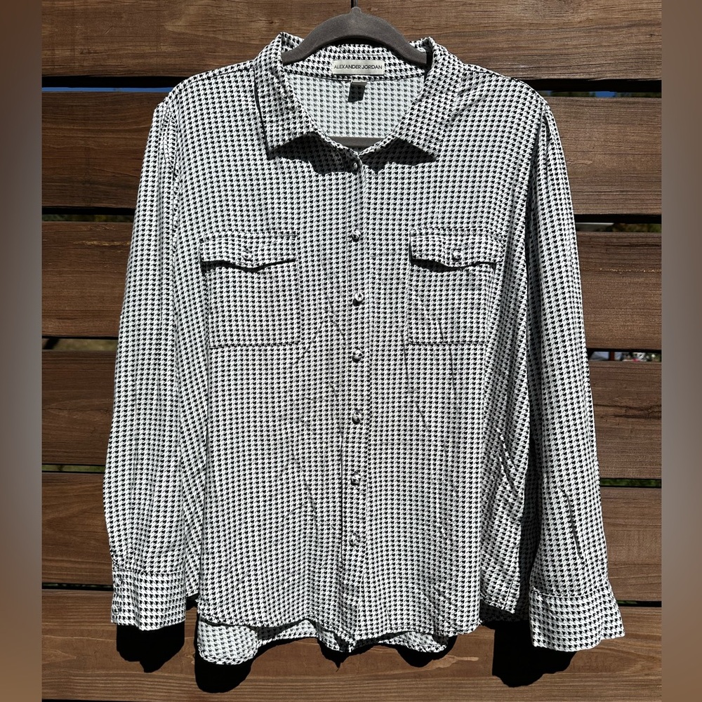 Alexander Jordan Women's Black and White Houndstooth Button Down Shirt
